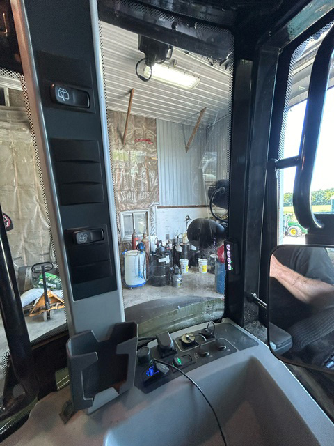 Used Valtra G135 V Tractor for sale